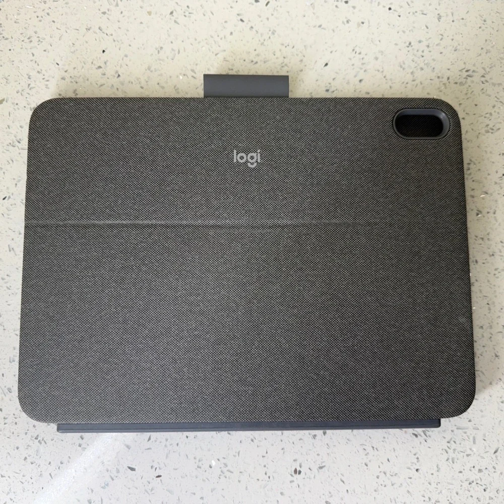 Logitech Combo Touch iPad Pro 11 Grey Backlit Keyboard Case Trackpad YU0081